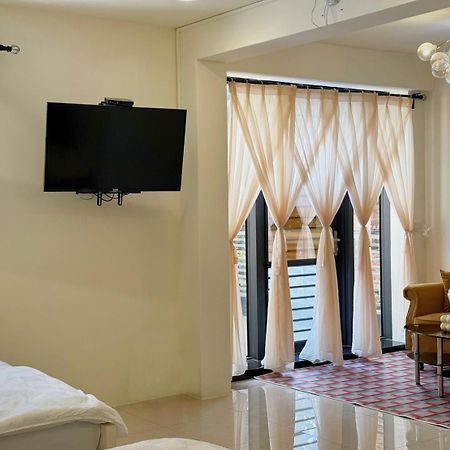 Kaohsiung Raifong Corner Homestay Dış mekan fotoğraf