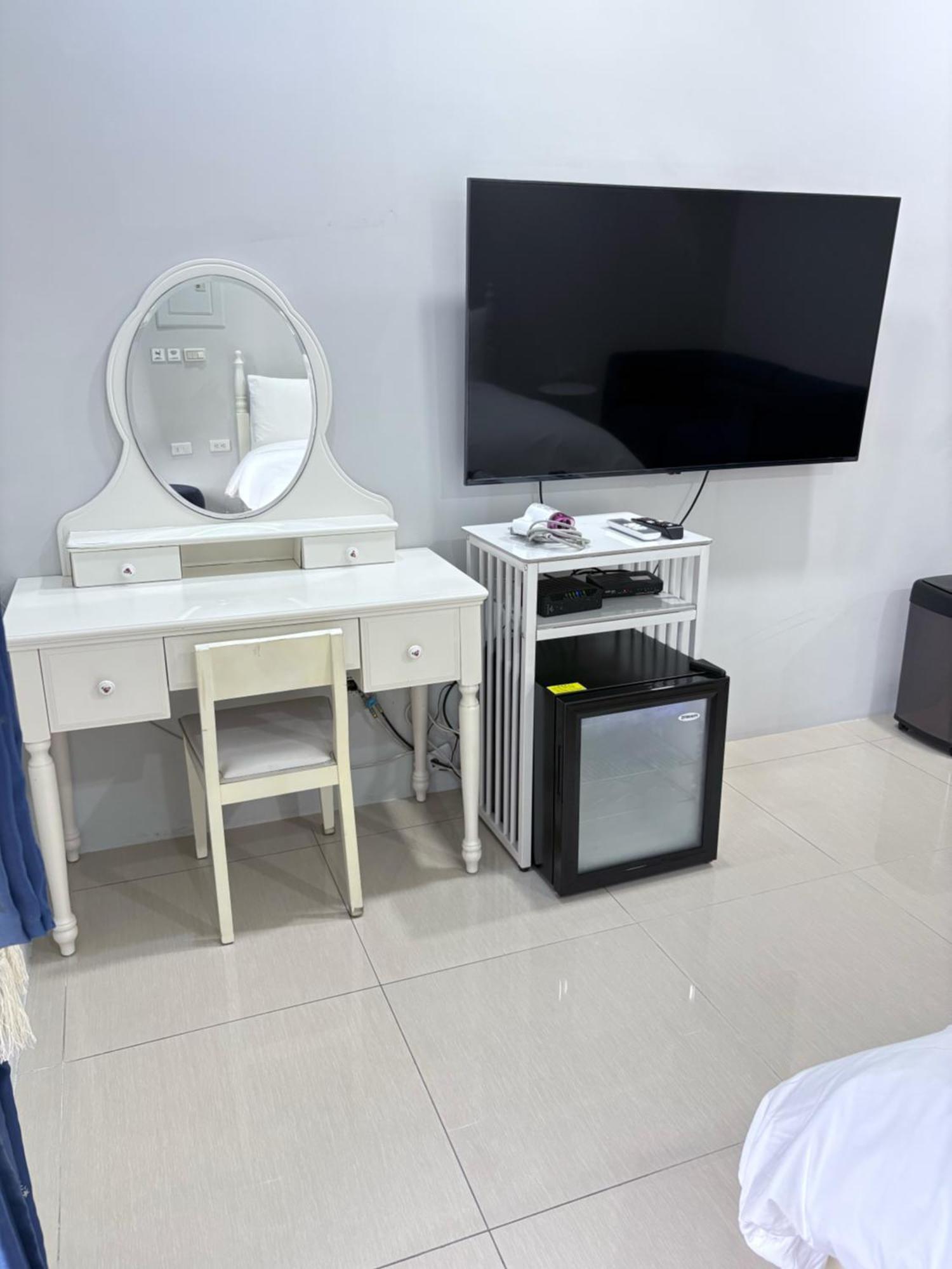 Kaohsiung Raifong Corner Homestay Dış mekan fotoğraf
