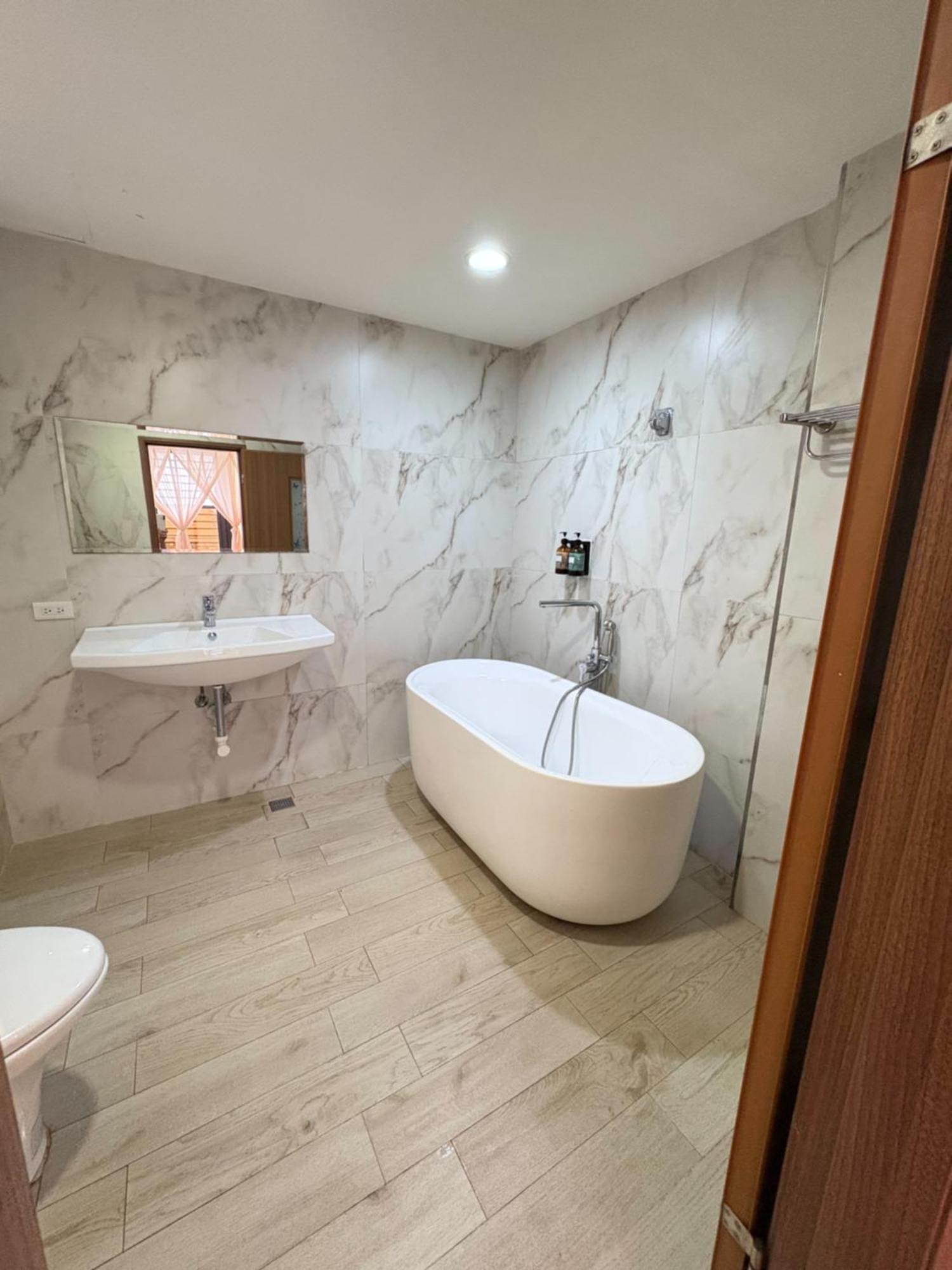 Kaohsiung Raifong Corner Homestay Dış mekan fotoğraf