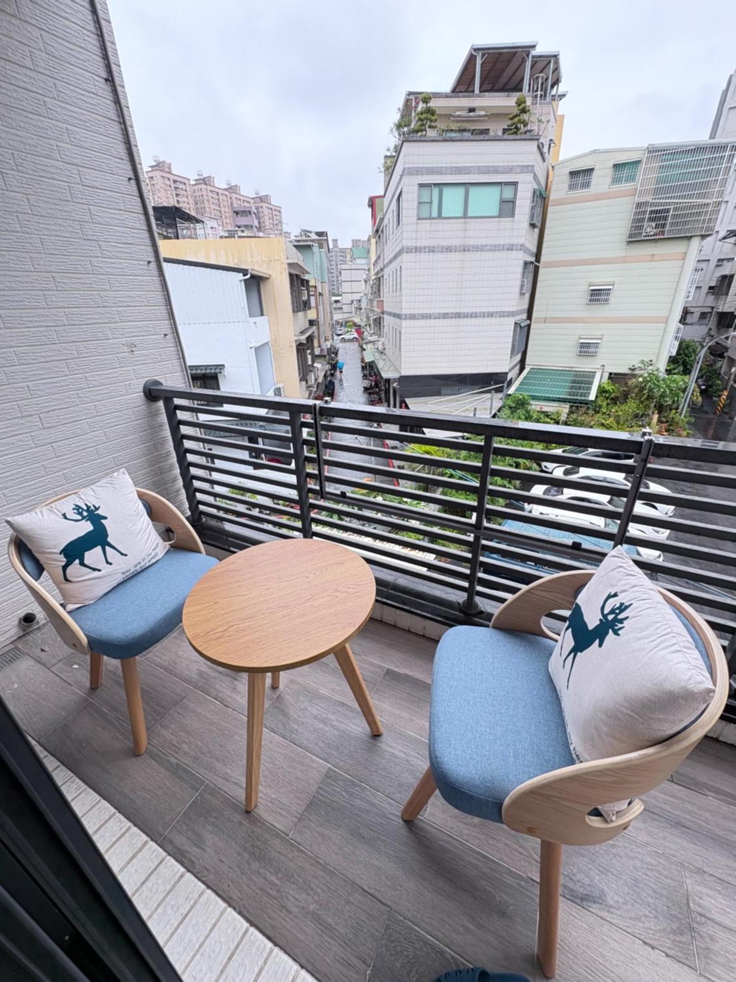 Kaohsiung Raifong Corner Homestay Dış mekan fotoğraf